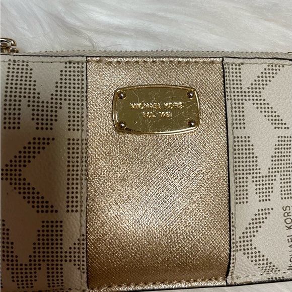 MICHAEL KORS GOLD LOGO CARD HOLDER/KEYCHAIN IN GUC - Picture 4 of 12